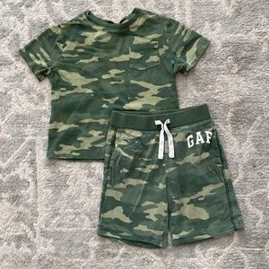 Gap Matching Camo Print Pajama Set Size 4T